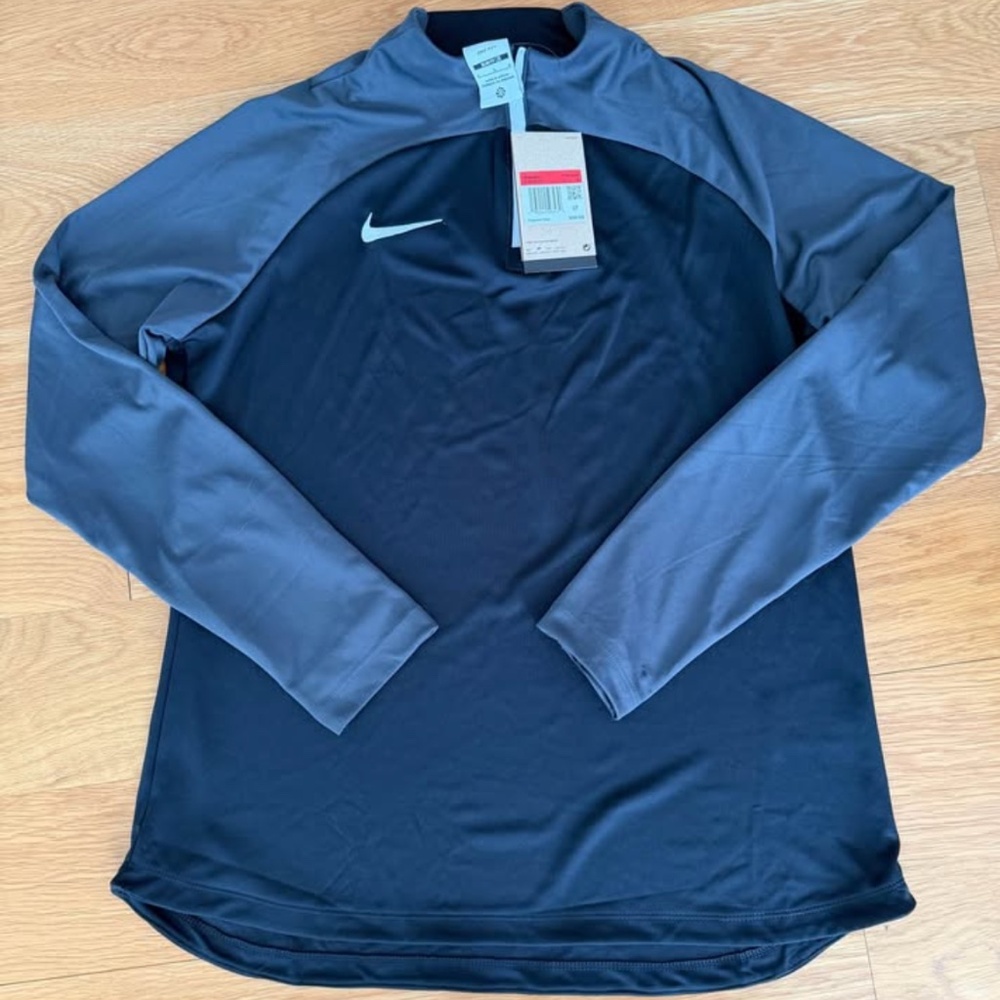 Nike Dri-Fit Slim Fit Women's L 1/4 Zip Top New